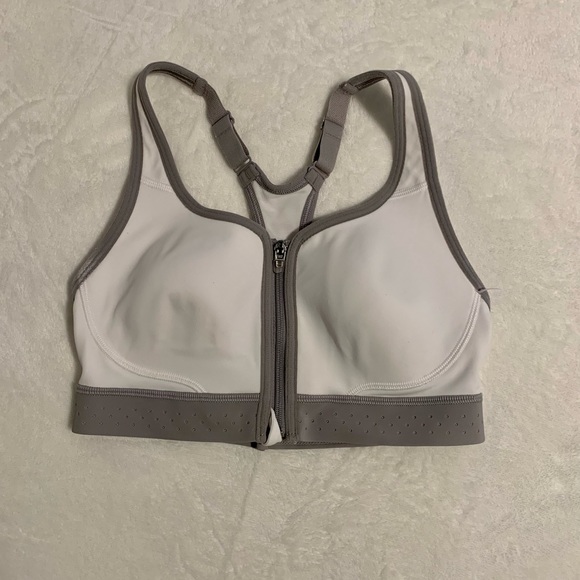 ✨NEW✨ Champion High Support Sports Bra - Picture 1 of 4